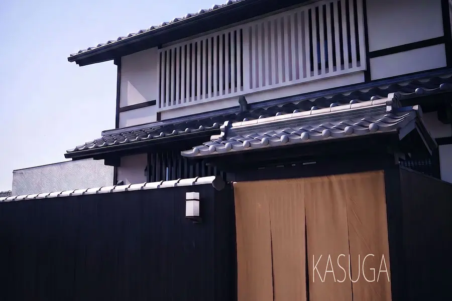 春日 エントランス